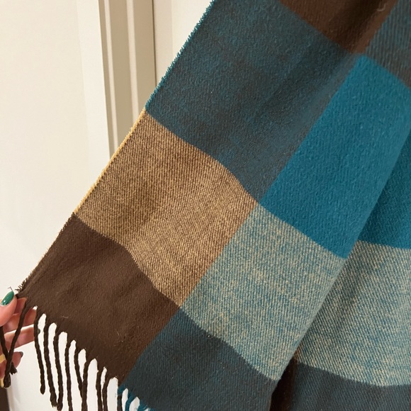 100% Cashmere Blue & Brown Checked Scarf - Picture 2 of 3